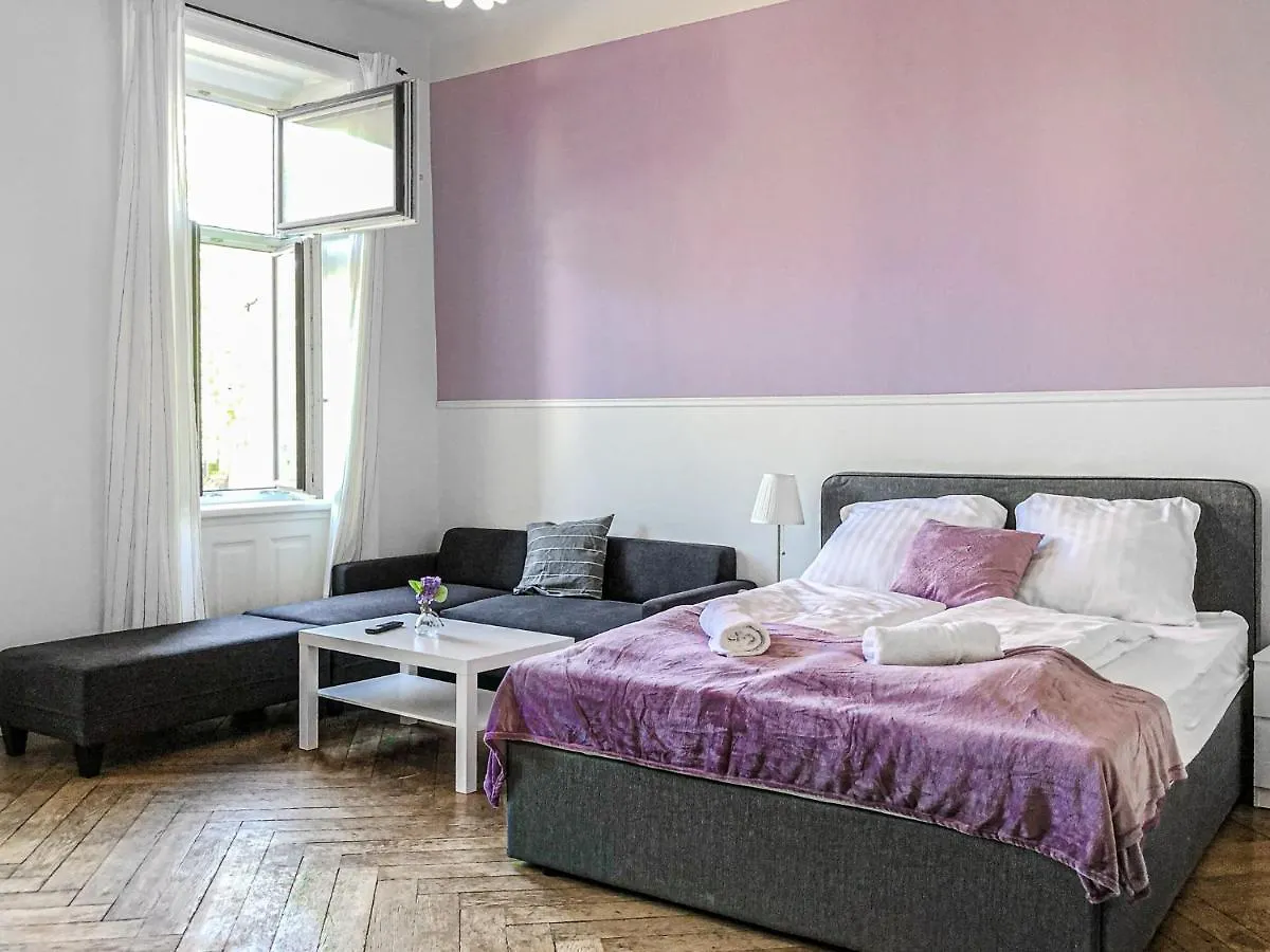 Commodious 2Br Apt. Near Akh-Perfect For Groups Vienna Austria