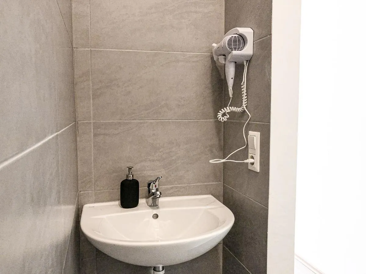 Appartamento Commodious 2Br Apt. Near Akh-Perfect For Groups Vienna