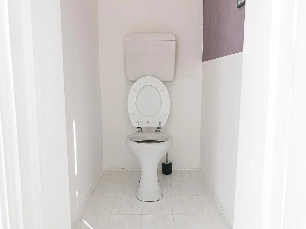 Commodious 2Br Apt. Near Akh-Perfect For Groups Vienna 0*,  Austria