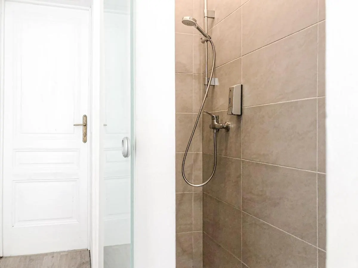 Commodious 2Br Apt. Near Akh-Perfect For Groups Viyana Avusturya
